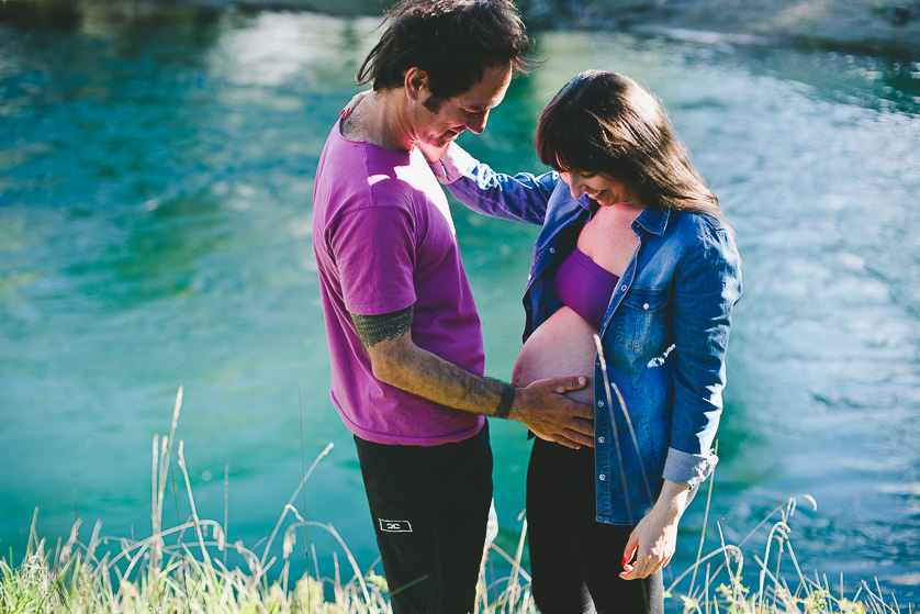 Ensayo fotográfico gestante. Sesión de fotos de embarazada, maternidad. Bariloche, por Daniela Liska